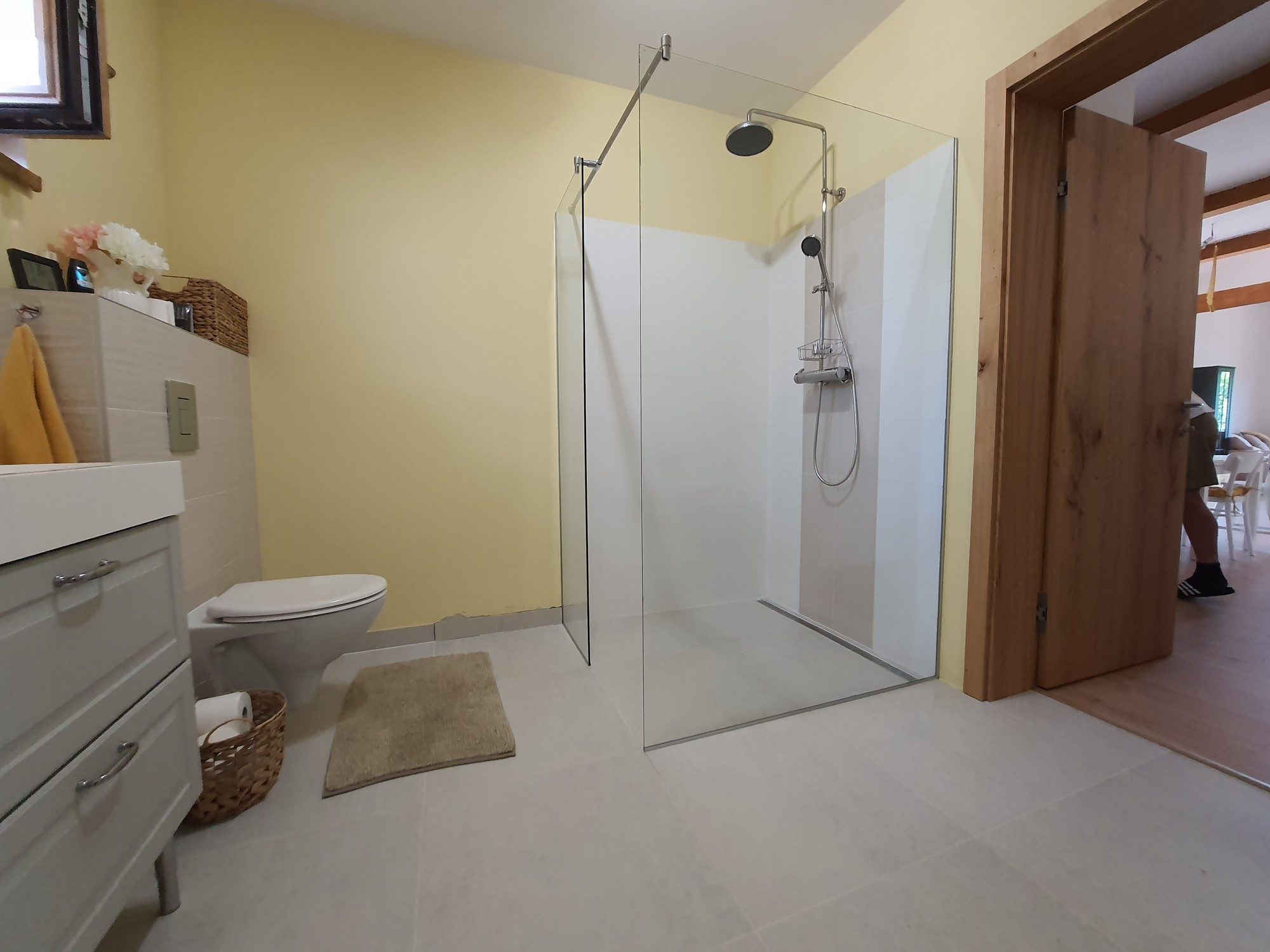 pevná sklenená sprchová zástena walk-in 